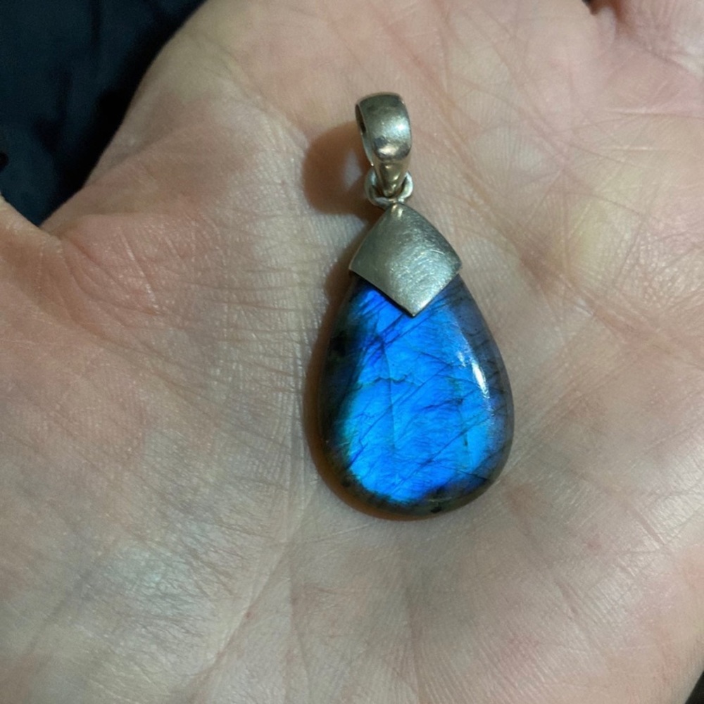 Stunning glowing Blue Labradorite Pendant
